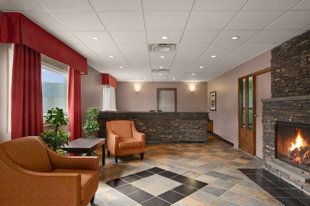 Travelodge By Wyndham Meadow Lake Interior photo